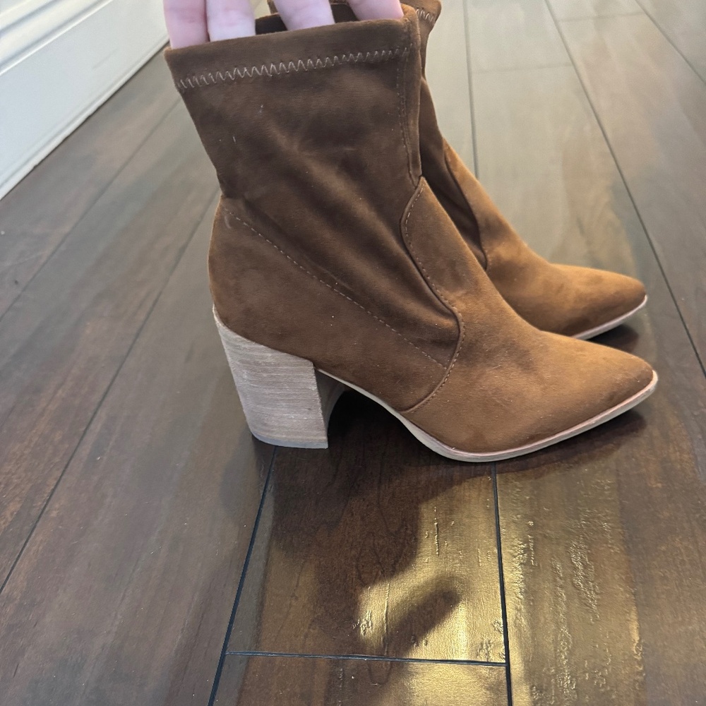 STEVE MADDEN COGNAC SOCK ANKLE BOOTS